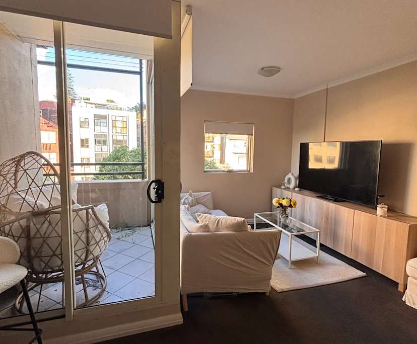 Unfurnished room in a flatshare