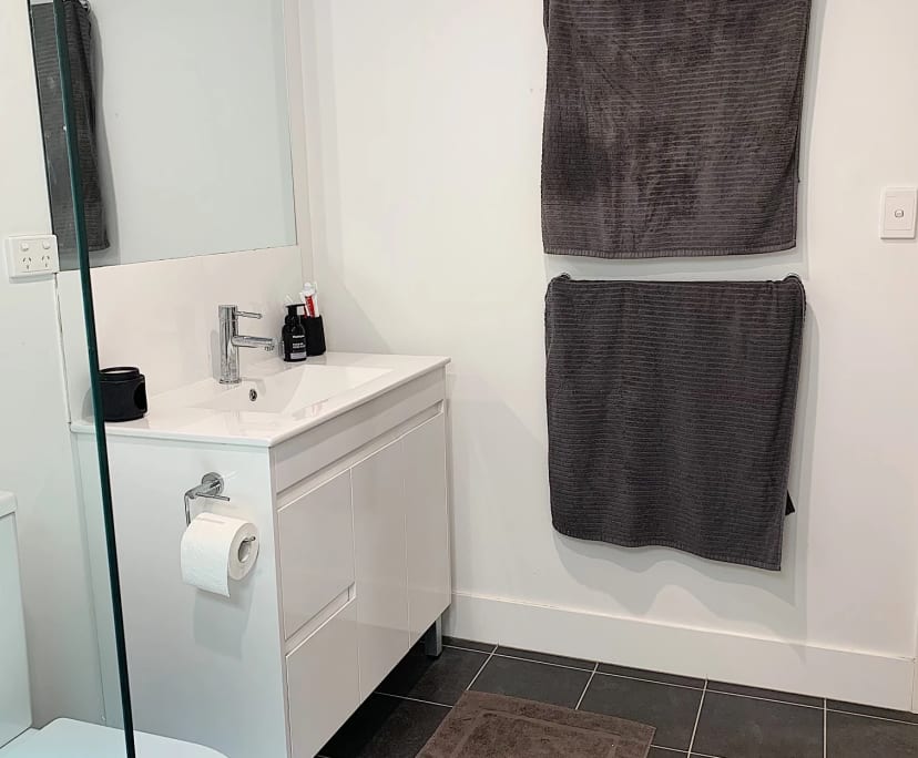 Granny Flat for Rent in Oxley, Brisbane 290, Unfu...