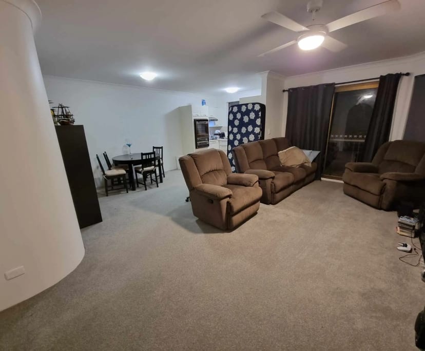 $320, Flatshare, 2 bathrooms, Indooroopilly QLD 4068