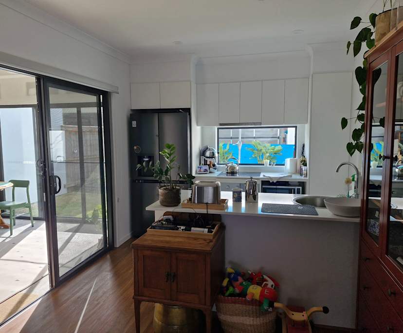 $300, Student-accommodation, 3 bathrooms, Nirimba QLD 4551