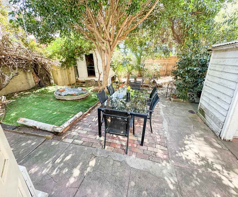 $350, Share-house, 6 bathrooms, Elwood VIC 3184