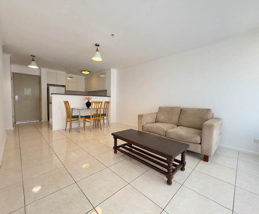 Furnished room in a flatshare