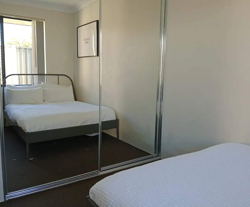 $300, Share-house, 6 bathrooms, Saint James WA 6102