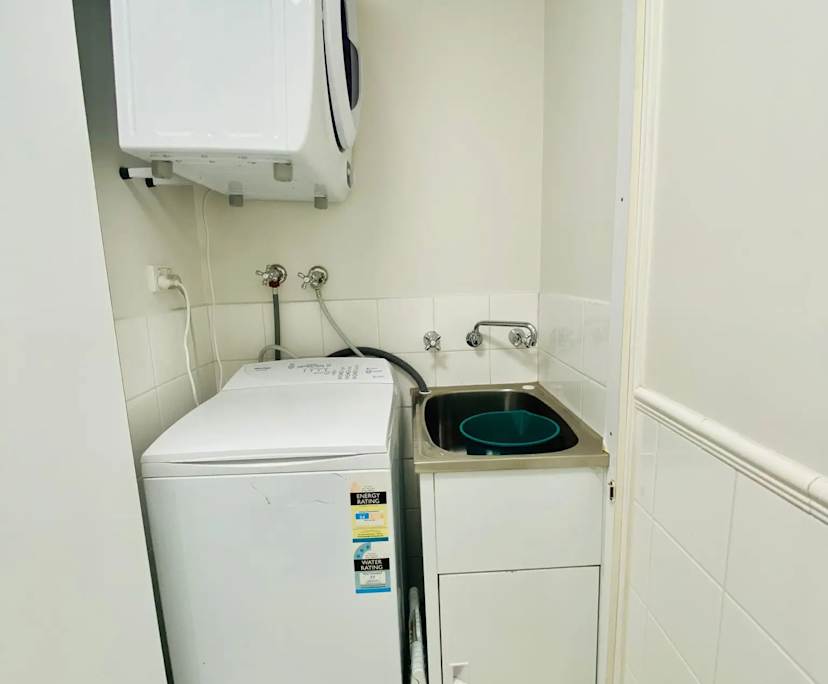 $350, Flatshare, 3 bathrooms, South Yarra VIC 3141
