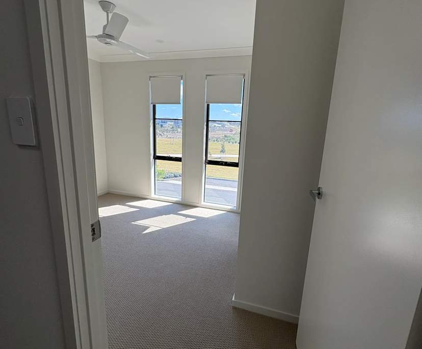 $320, Share-house, 3 bathrooms, Redland Bay QLD 4165