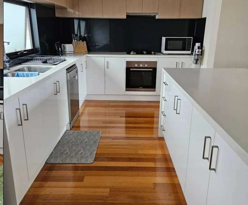 Unfurnished room in a flatshare