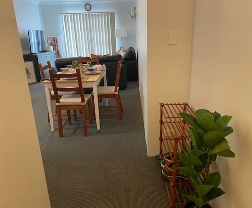 $350, Student-accommodation, 2 rooms, Taringa QLD 4068, Taringa QLD 4068