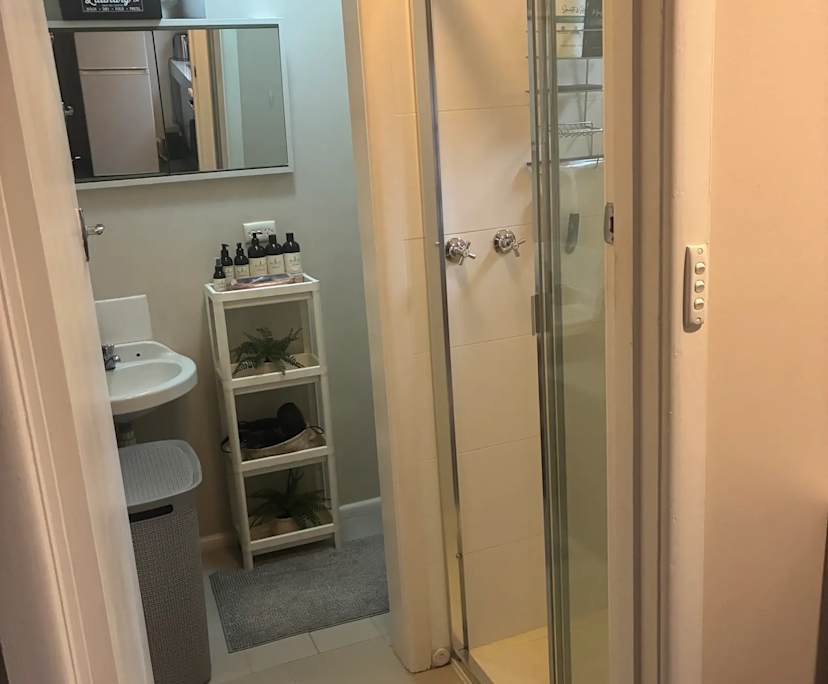 $425, Granny-flat, 1 bathroom, Burwood VIC 3125