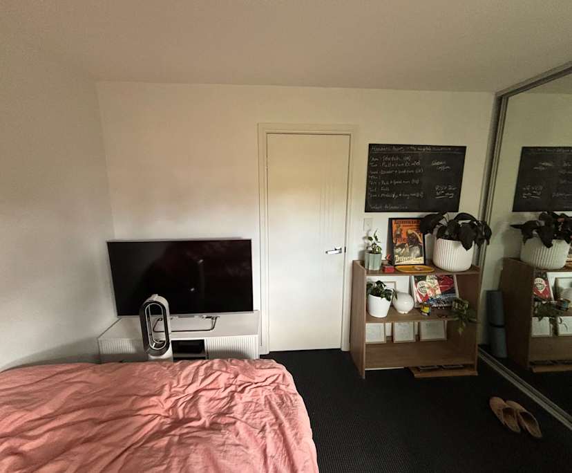 Unfurnished room in a share house