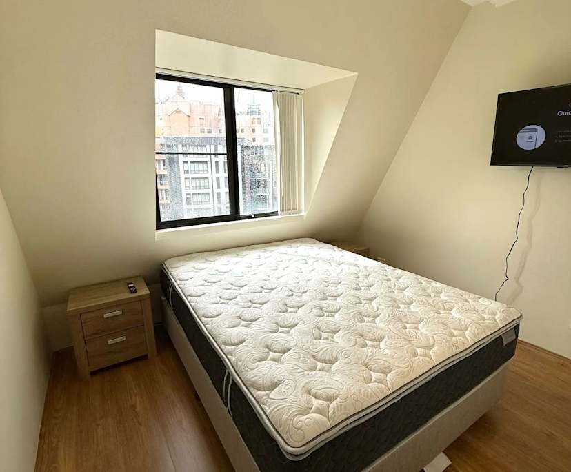 Furnished room in a flatshare
