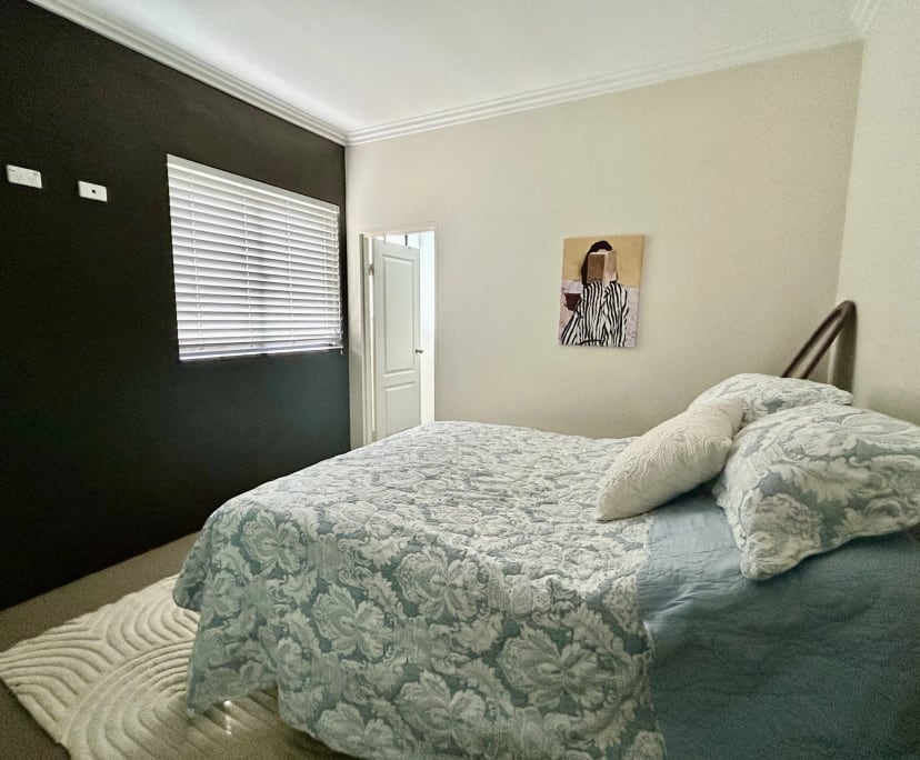 Furnished room with ensuite in a flatshare