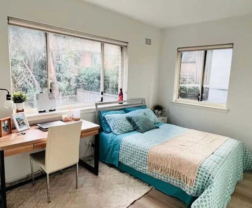 Furnished room in a flatshare