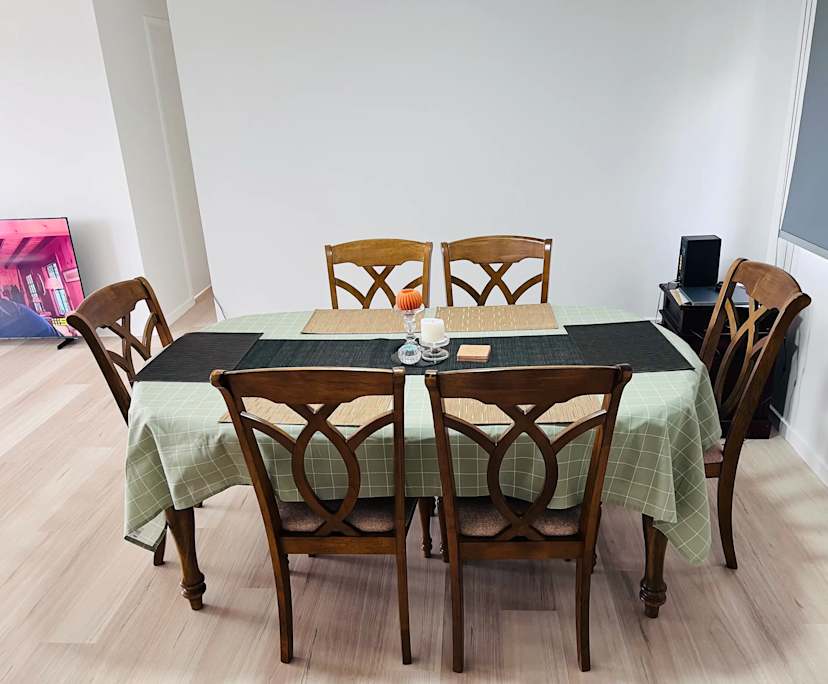 Furnished room in a flatshare