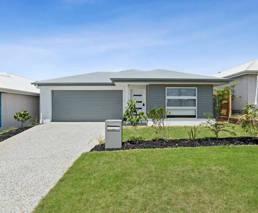 $320, Share-house, 3 bathrooms, White Rock QLD 4306