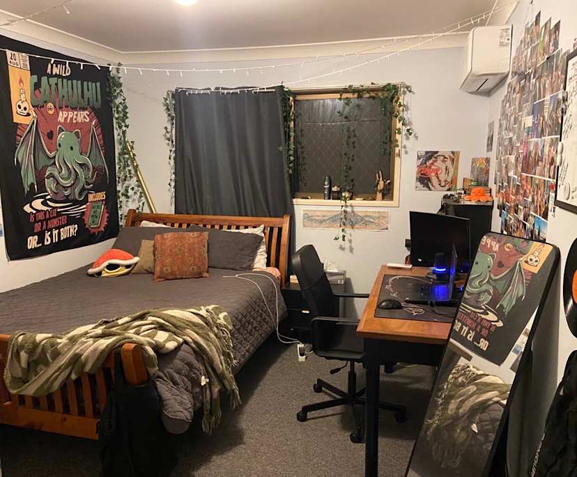 Unfurnished room in a share house