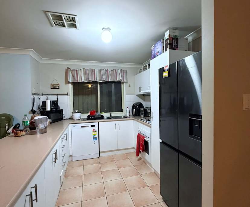 $250, Share-house, 3 bathrooms, Cranebrook NSW 2749