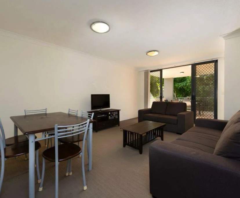 $200, Flatshare, 3 bathrooms, Saint Lucia QLD 4067