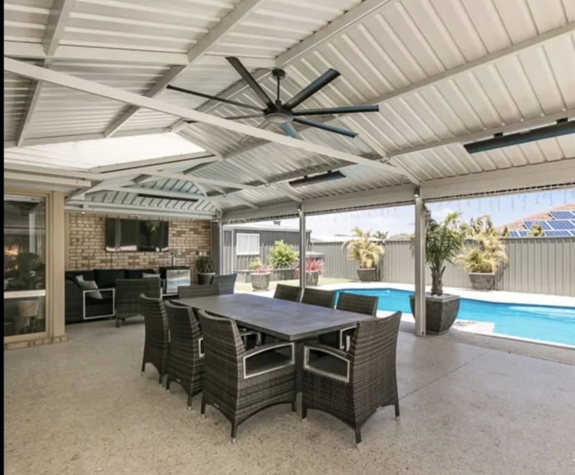 Whole property with 4 rooms for rent