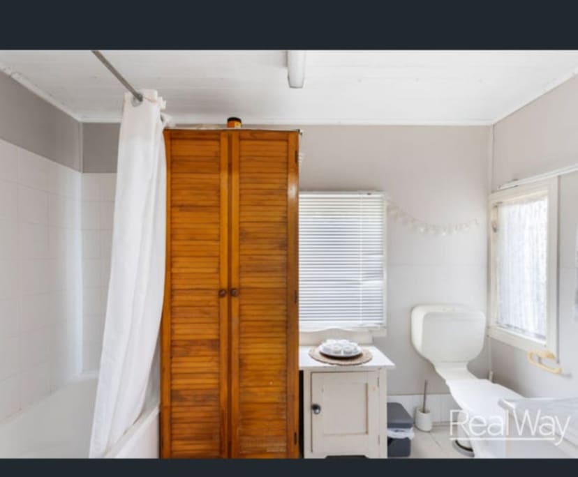 Room in a share house
