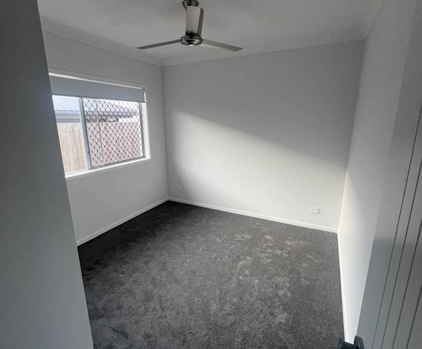 $290, Share-house, 4 bathrooms, Greenbank QLD 4124