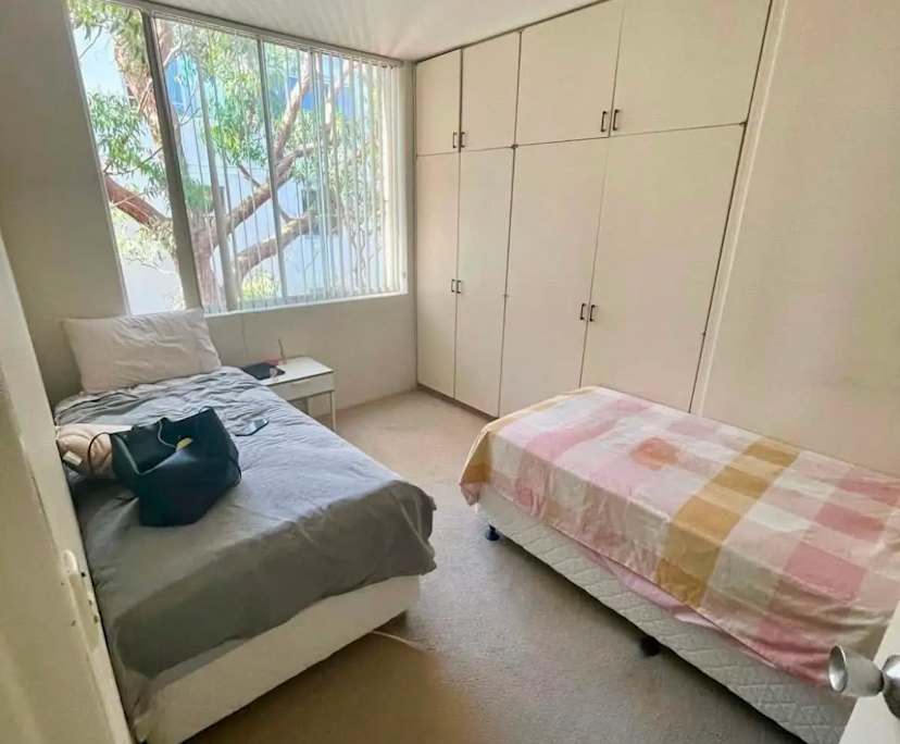 Furnished room in a flatshare