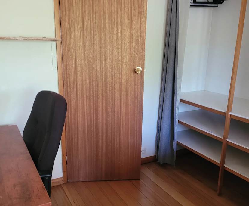 Room in a share house