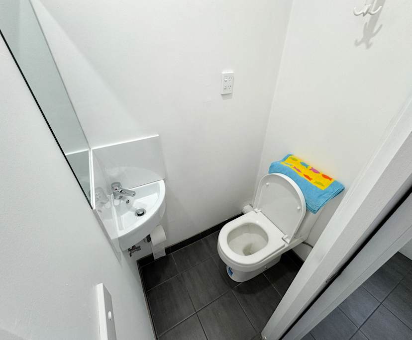 $695, Whole-property, 2 bathrooms, St Kilda East VIC 3183