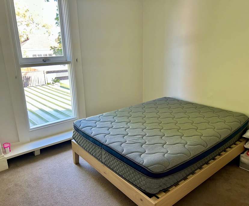 Room in a share house