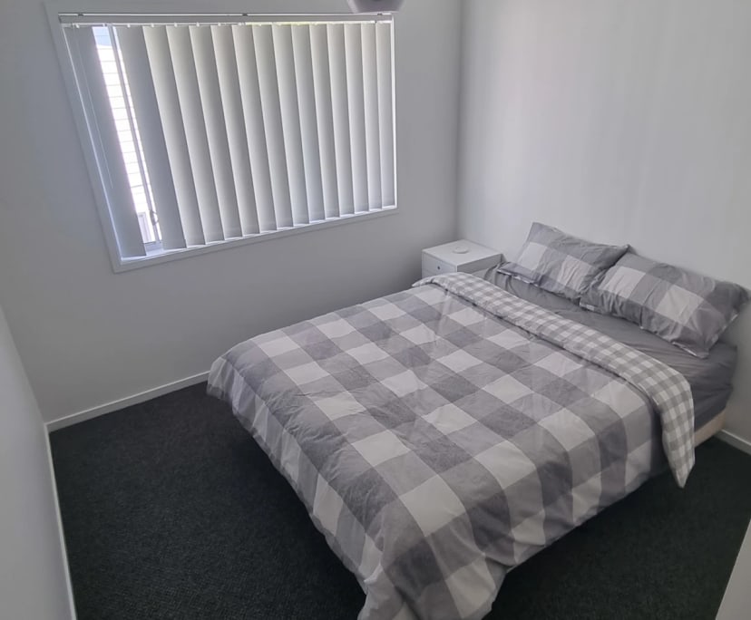 $350, Share-house, 3 bathrooms, Pacific Pines QLD 4211