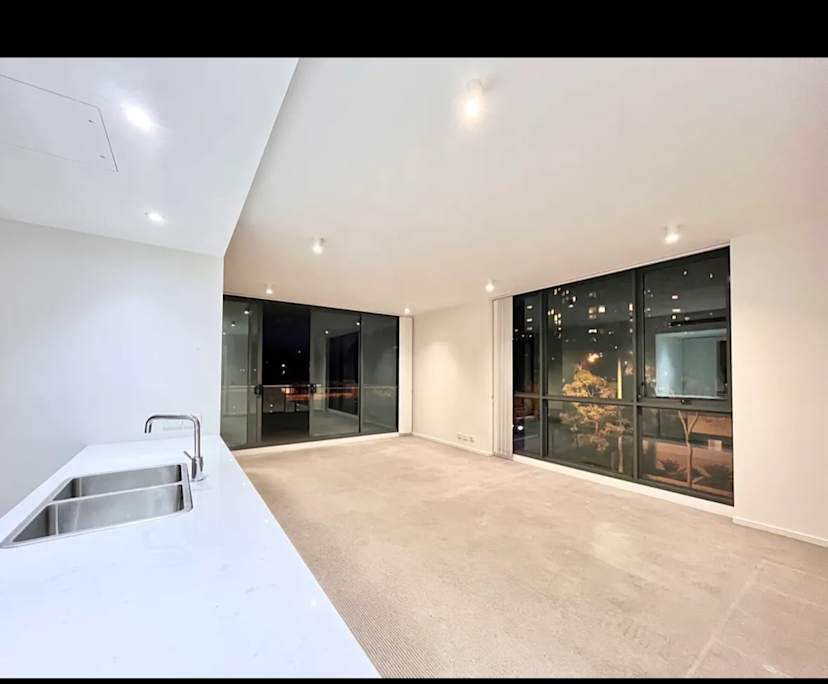 Unfurnished room with own bathroom