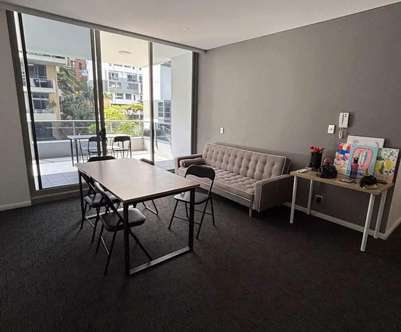 Furnished room in a flatshare