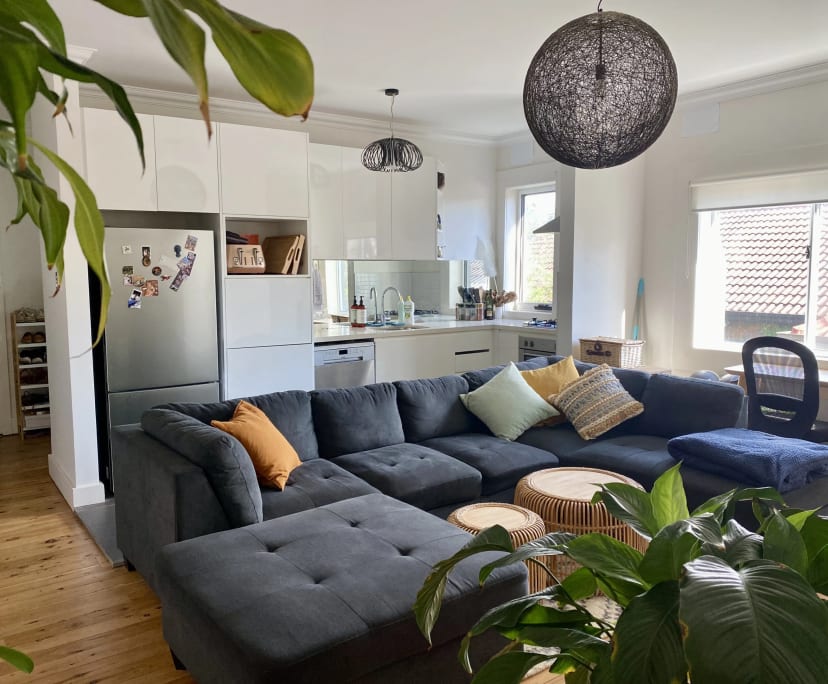 Furnished room in a flatshare