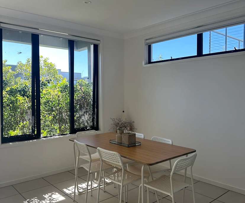 $240, Share-house, 4 bathrooms, Spring Mountain QLD 4300