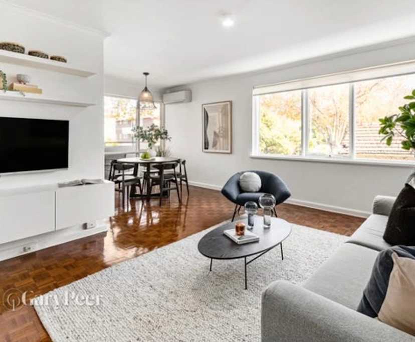 Furnished room in a flatshare