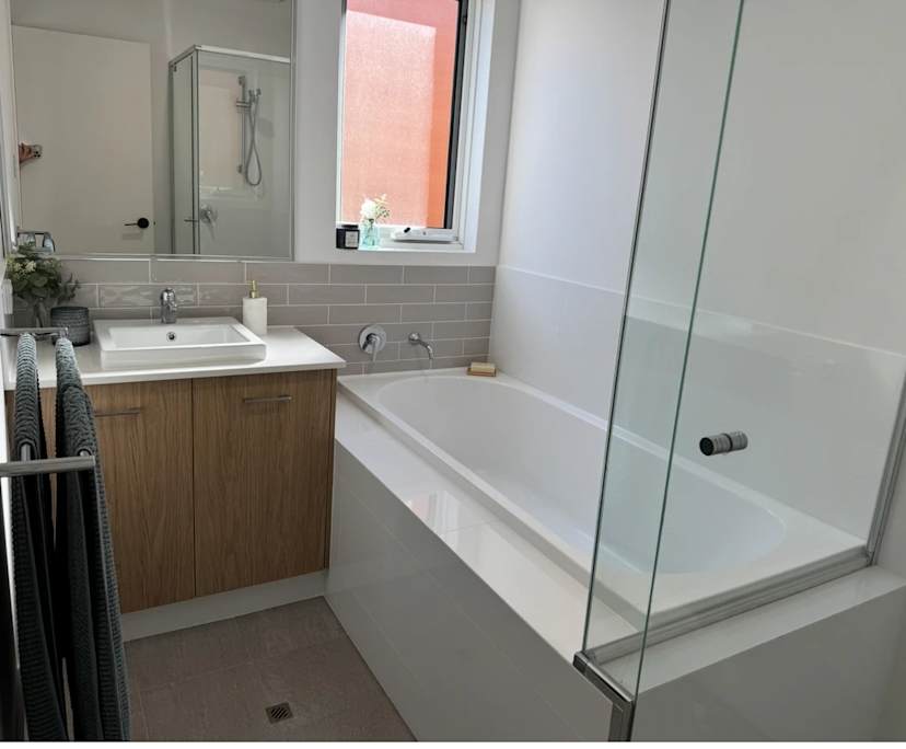 Room in a share house