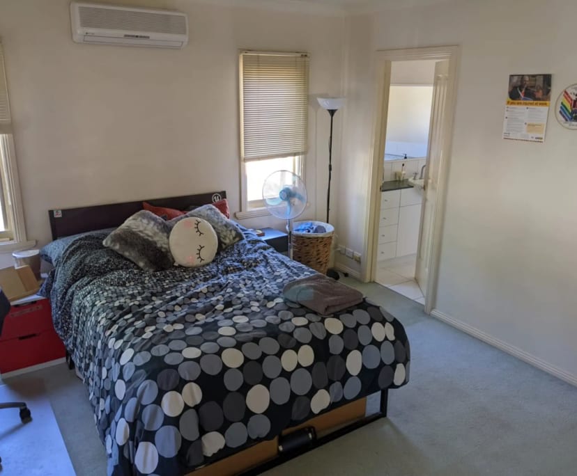 Unfurnished room in a share house