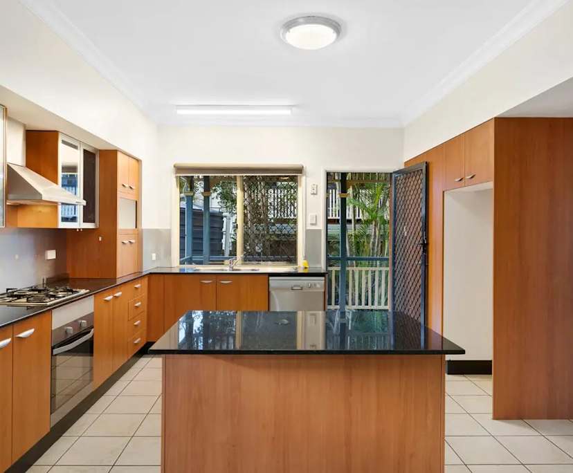 $310, Share-house, 4 bathrooms, Norman Park QLD 4170