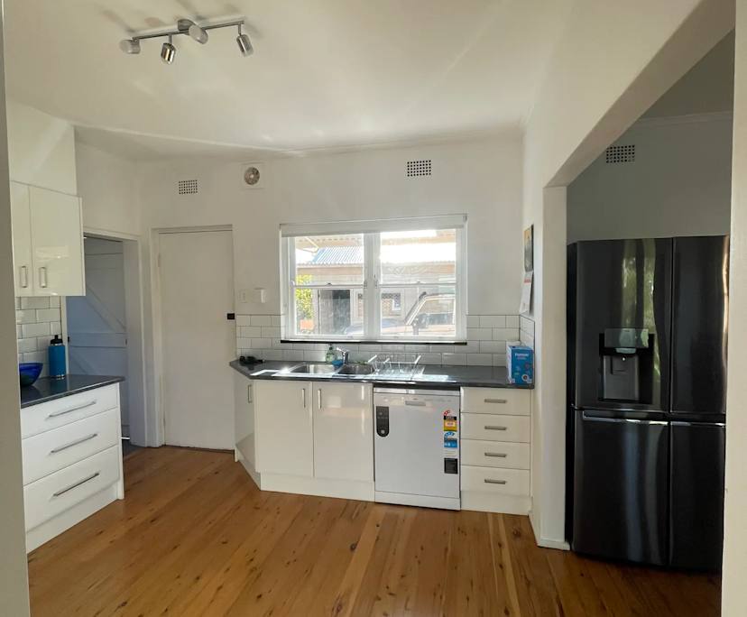 $350, Share-house, 3 bathrooms, Belmont North NSW 2280