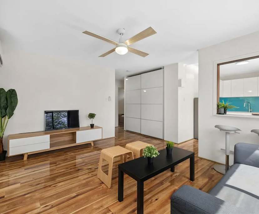 Furnished room in a flatshare