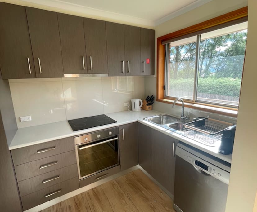 Room for Rent in West Hobart, Hobart 245, Furnish...