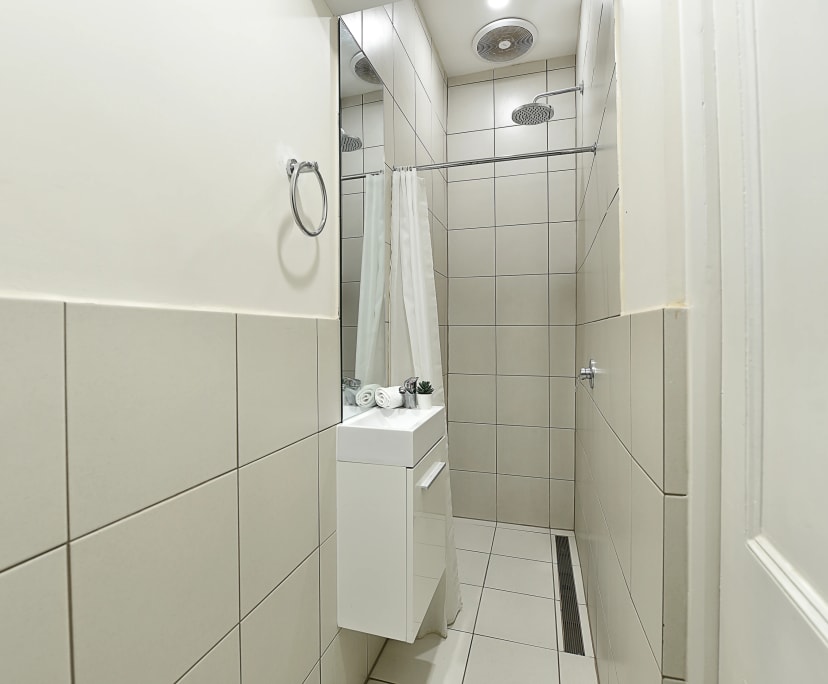 $550, Whole-property, 1 bathroom, Carlton VIC 3053