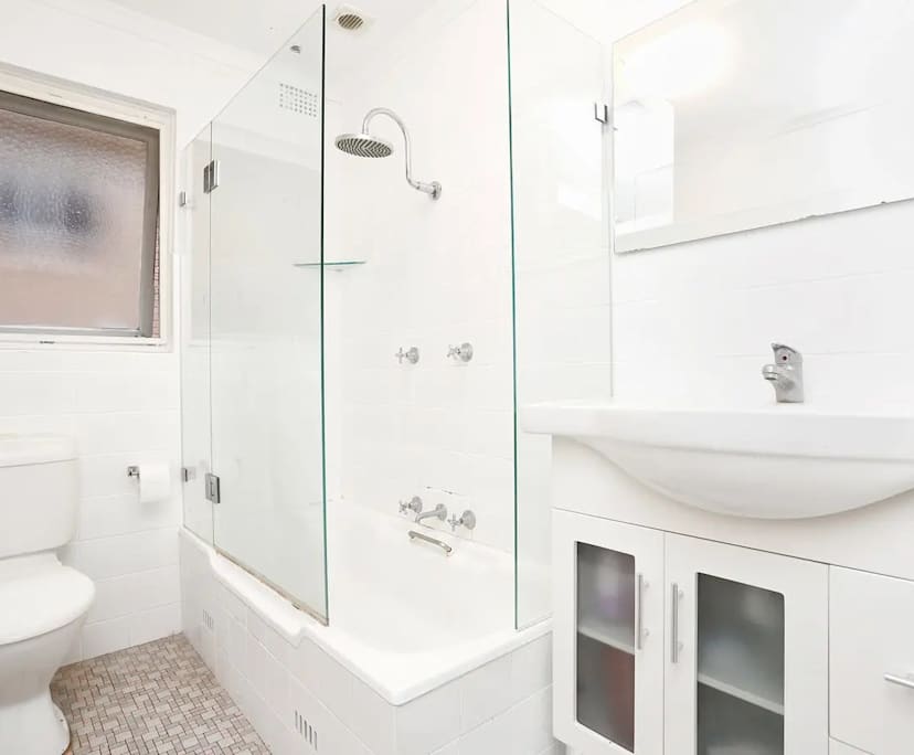 $890, Whole-property, 2 bathrooms, Kogarah NSW 2217