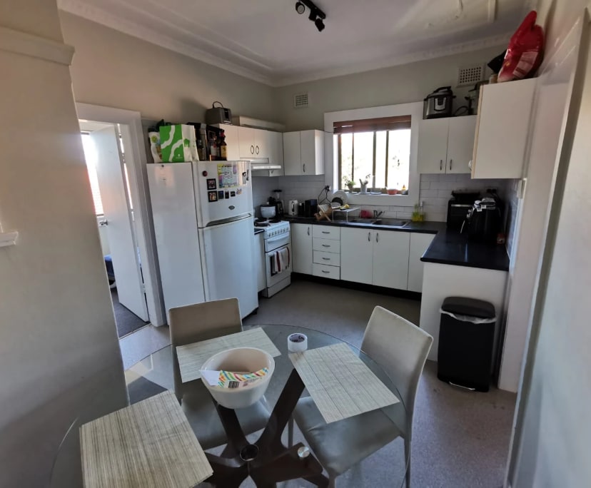 Furnished room in a flatshare