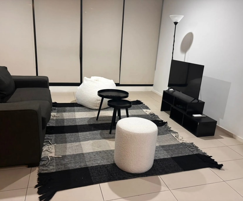 Furnished room in a flatshare
