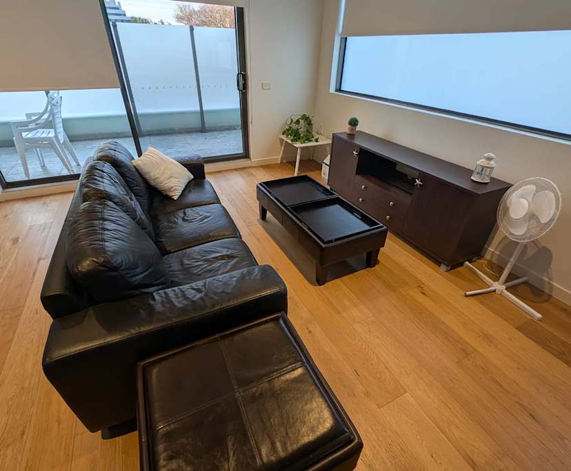 Furnished room with ensuite in a flatshare