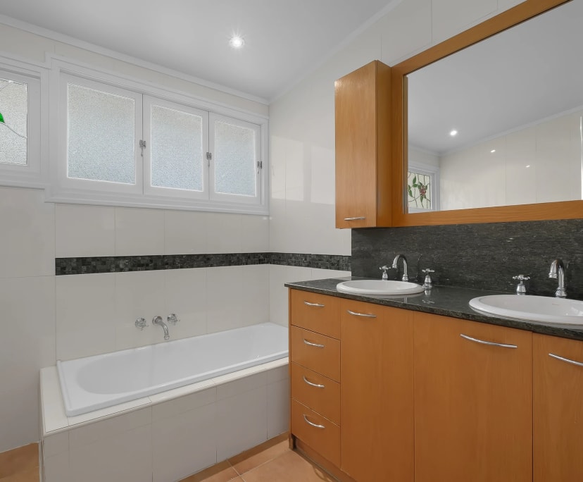 $340, Share-house, 3 bathrooms, The Gap QLD 4061