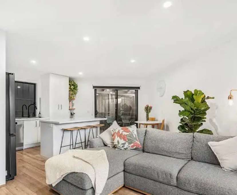 Whole property with 2 rooms for rent