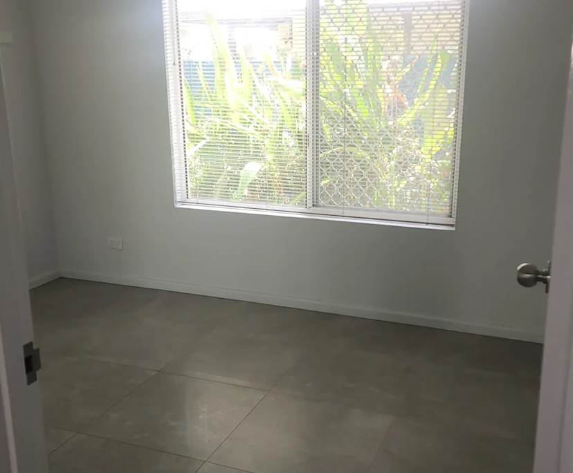 Unfurnished room with own bathroom