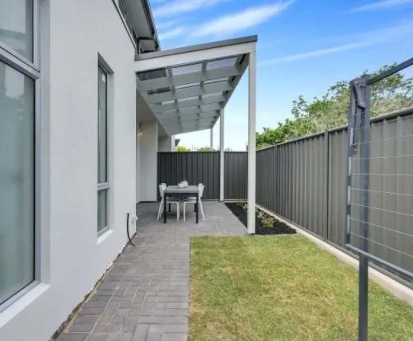 Whole property with 2 rooms for rent