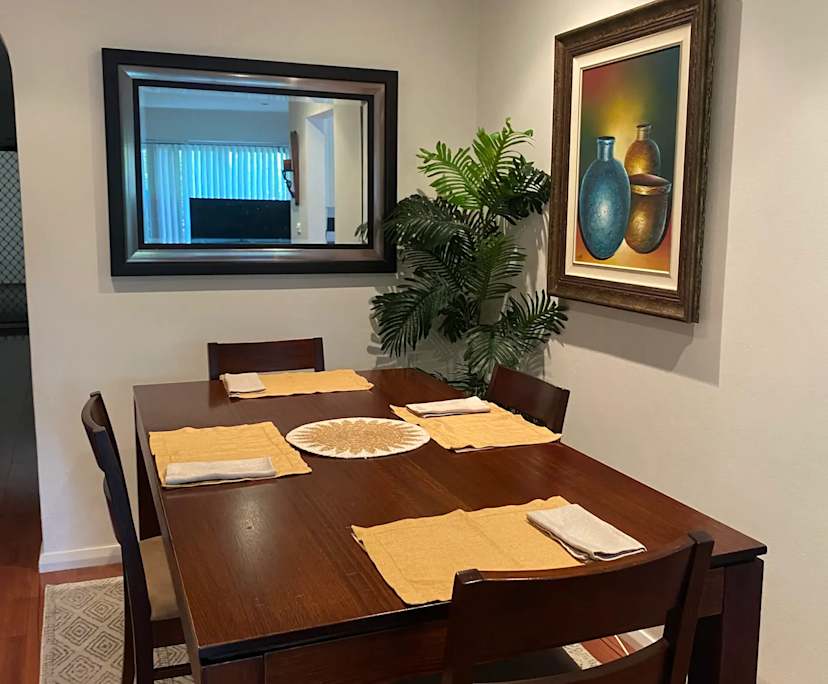 Furnished room in a flatshare